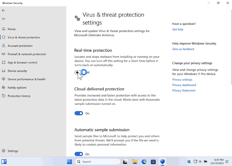 Menonaktifkan Windows Defender sebelum aktivasi